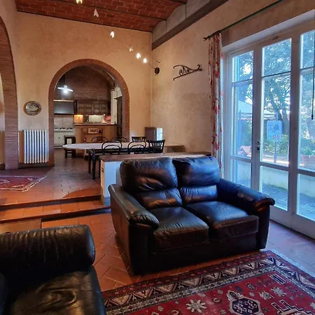 Cozy In With Wifi Fucecchio